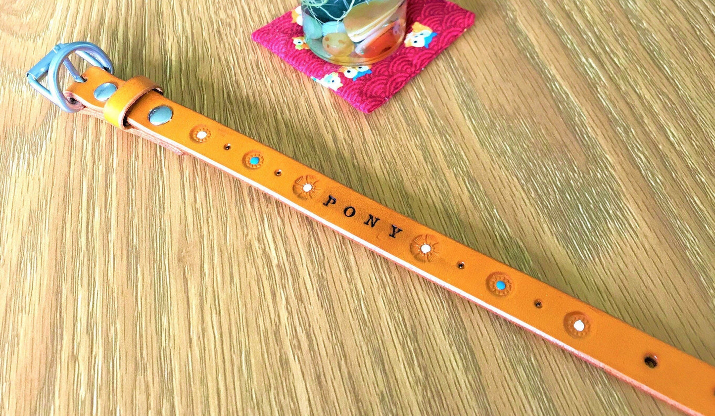 Flower hand stamped medium collar