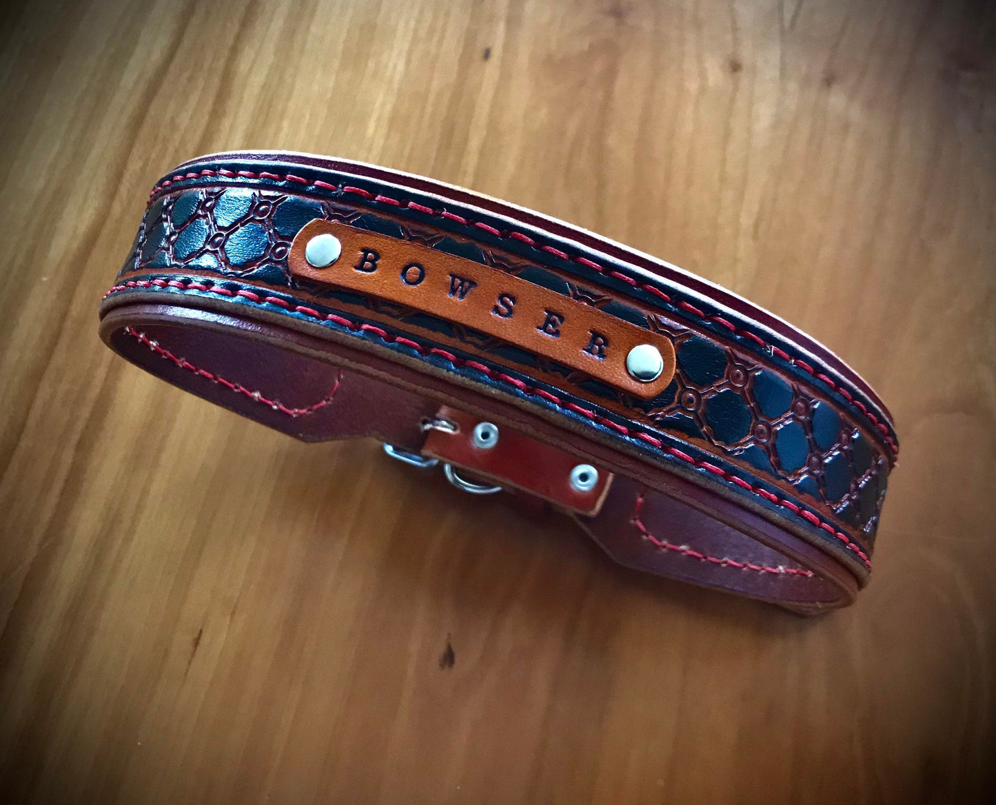 Personalised geometric pattern layered collar