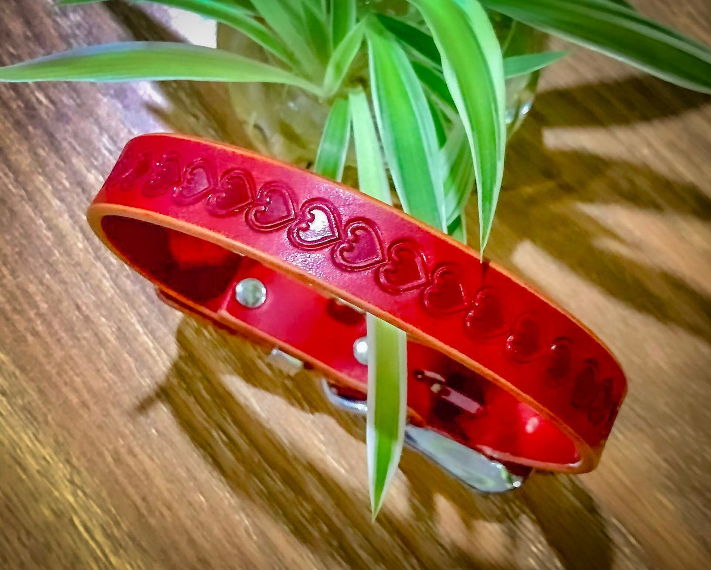 Love heart medium collar with engraved buckle